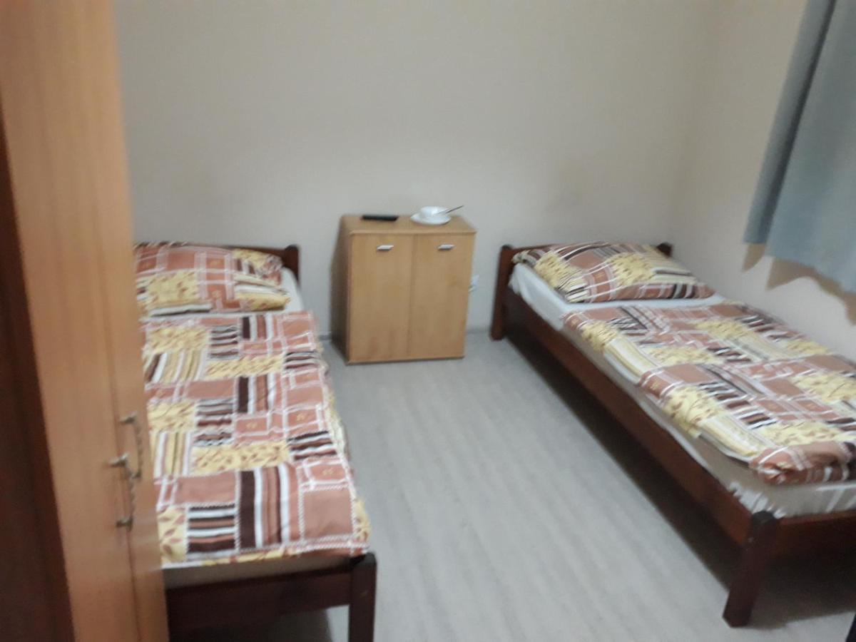 Noclegi Pod Kasztanami Marki  Kültér fotó